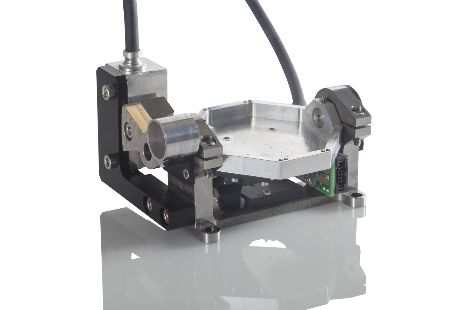 Beam steering stage for precision angular positioning applications