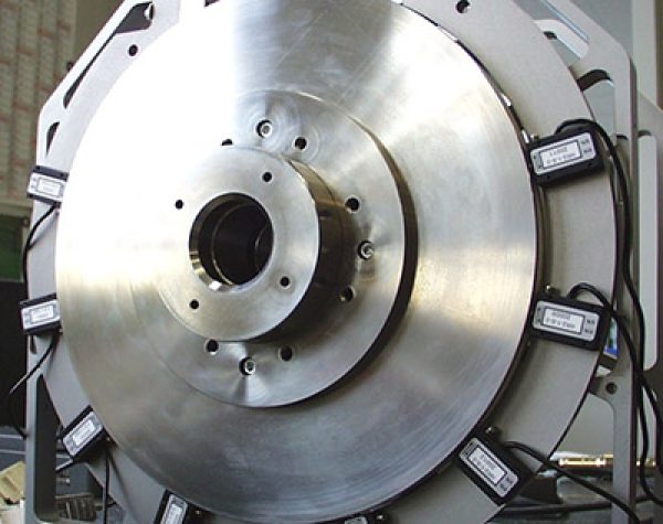 Rotary piezoelectric motor for direct-drive applications