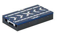 PI V-508 高性能アイアンレスリニアモータステージ。精密クロスローラーベアリングによる長距離ナノメートル分解能位置決め